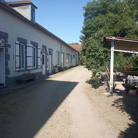 Au Tournebride Apartment Randan Exterior photo